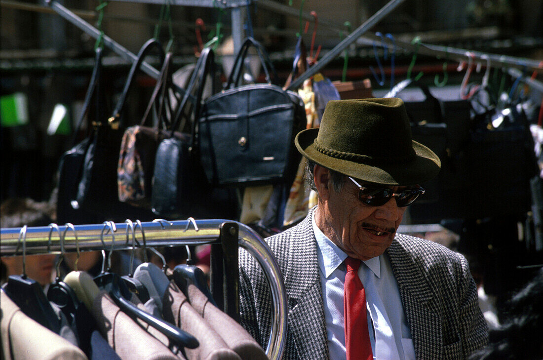 Flohmarkt, El Rastro, Plaza de Cascorro, Altstadt Madrid, Spanien