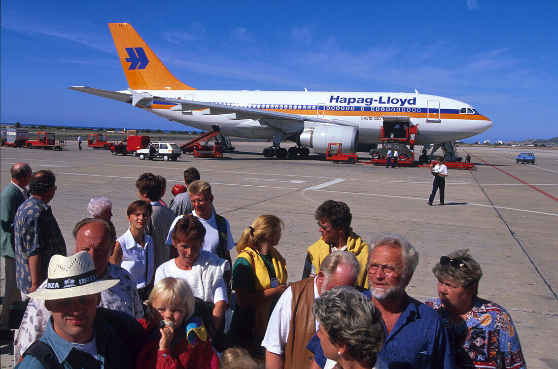 Touristen, Charterflugzeug, Flughafen Ibiza Balearen, Spanien