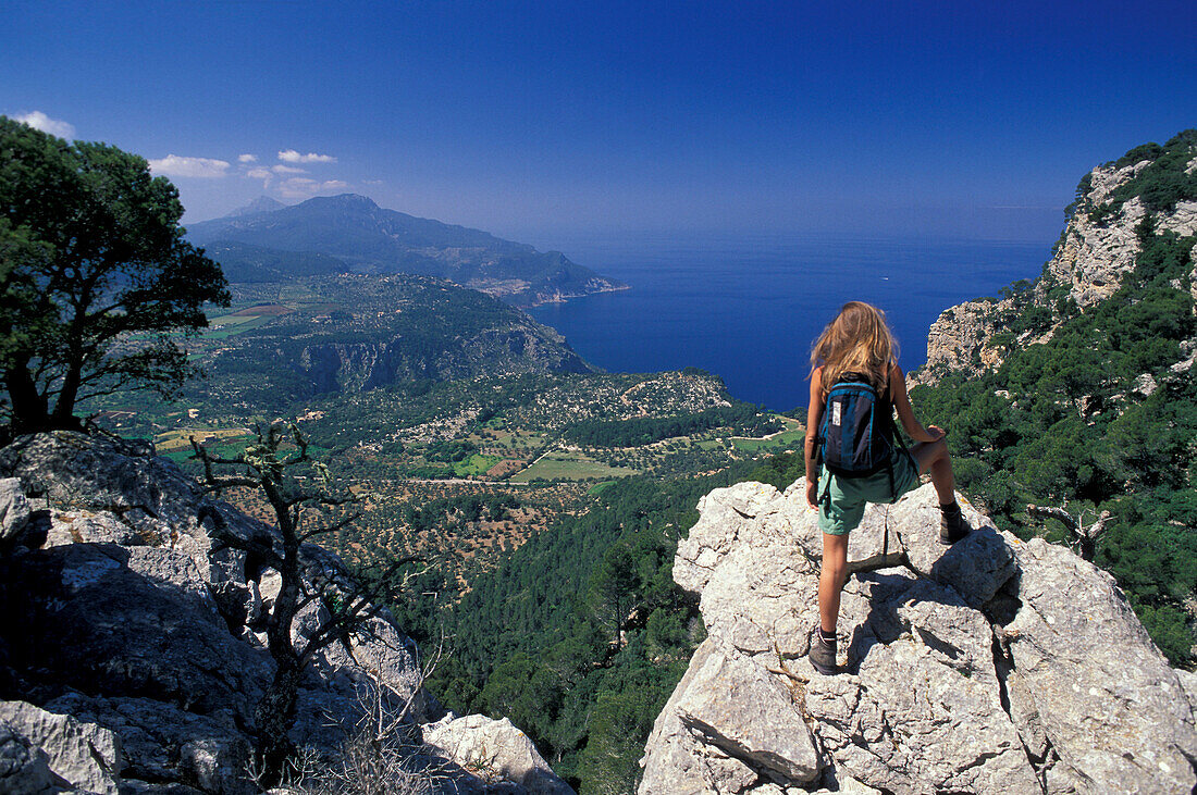 Blick vom Reitweg des Erzherzogs auf, Cala de Valldemossa, Tramuntana Mallorca, Balearen, Spanien