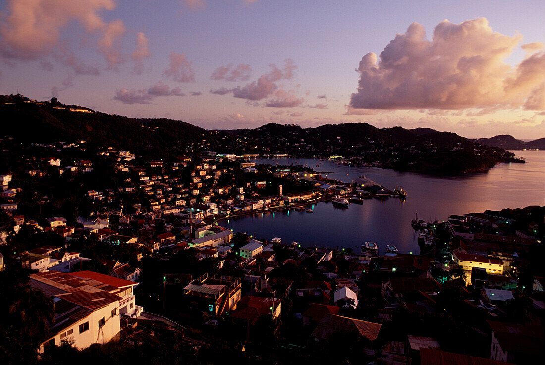 Blick auf Hafen, The Carenage, St. George´s , Grenade Karibik