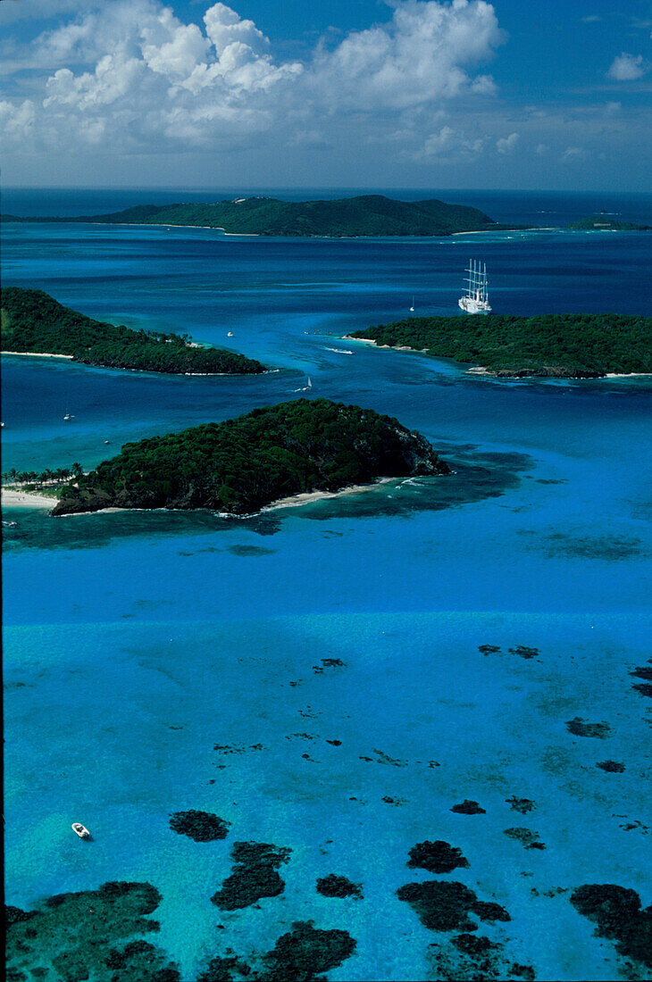 Tobago Cays, unbewohnt, Segelboote, Korallenriffe St. Vincent & the Grenadines, Karibik