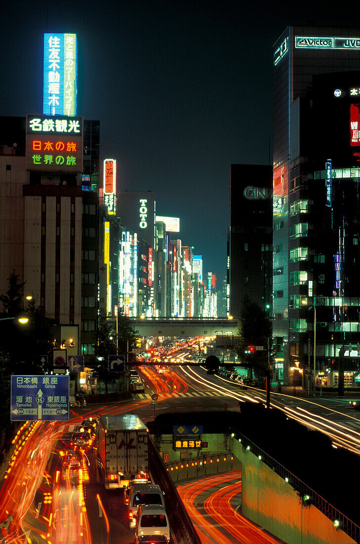 Nachtverkehr, Chuo-Dori, In Ginza, Zentrum, Tokio, Japan