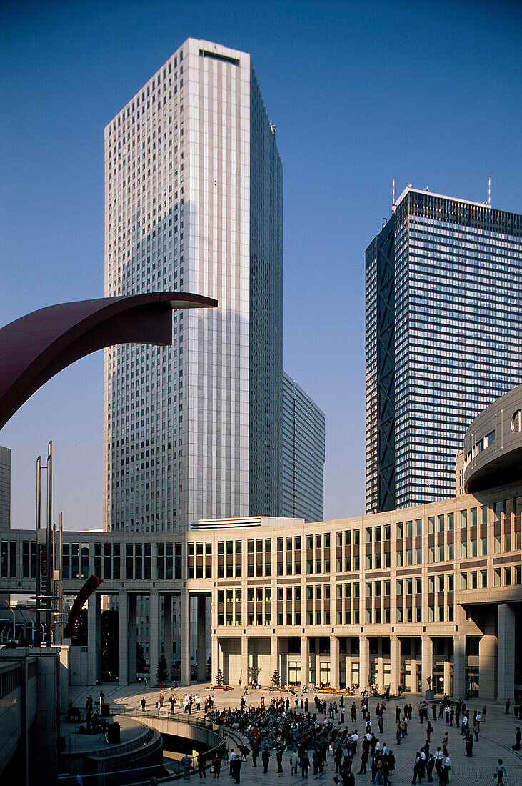 The Plaza, Platz vor Rathaus Shinjuku, Architekt: Kenzo Tange, , Buerohochhaeuser Shinjuku, Tokyo, Japan