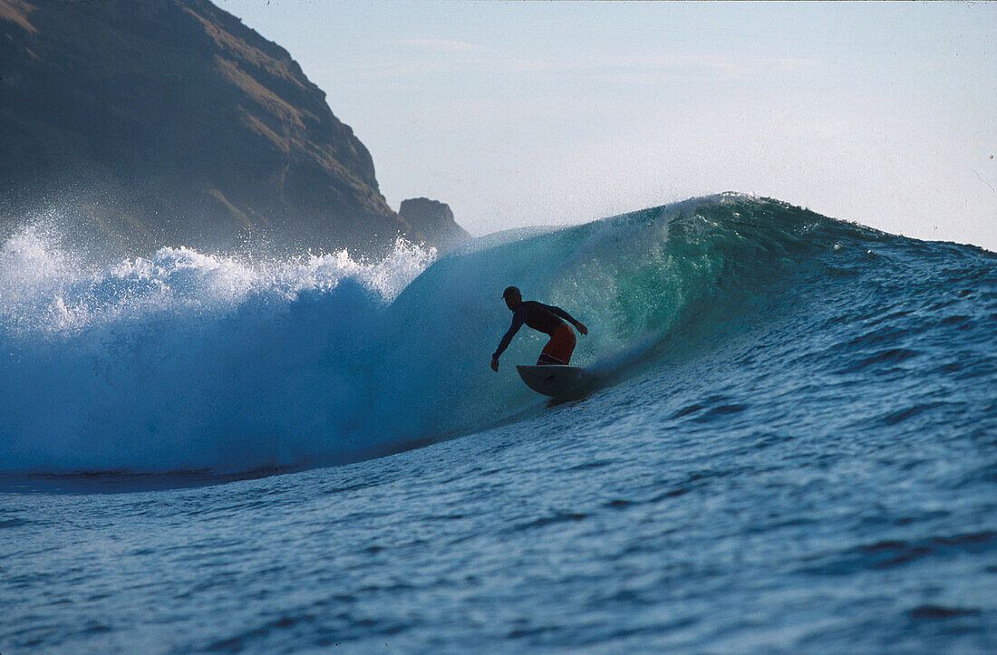 Surfer, Scare Reef, Lombog, Indonesia