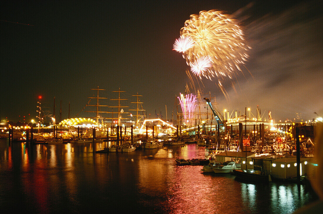 Fireworks at the harbour, Hafengeburtstag, Hamburg, Germany