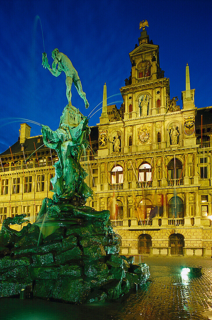 Rathaus u. Brabo-Brunnen, Grote Markt, Antwerpen, Belgien