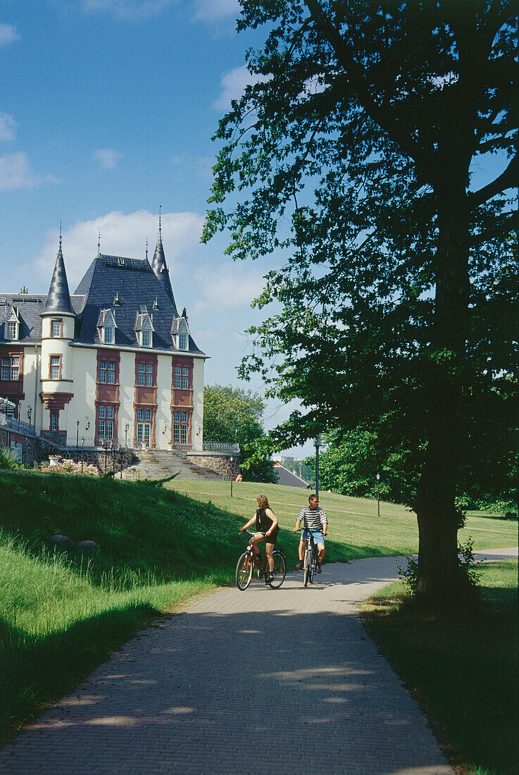 Bikeway at Klink Castle, Mecklenburgian Lake District, Mecklenburg-Western Pomerania, Germany