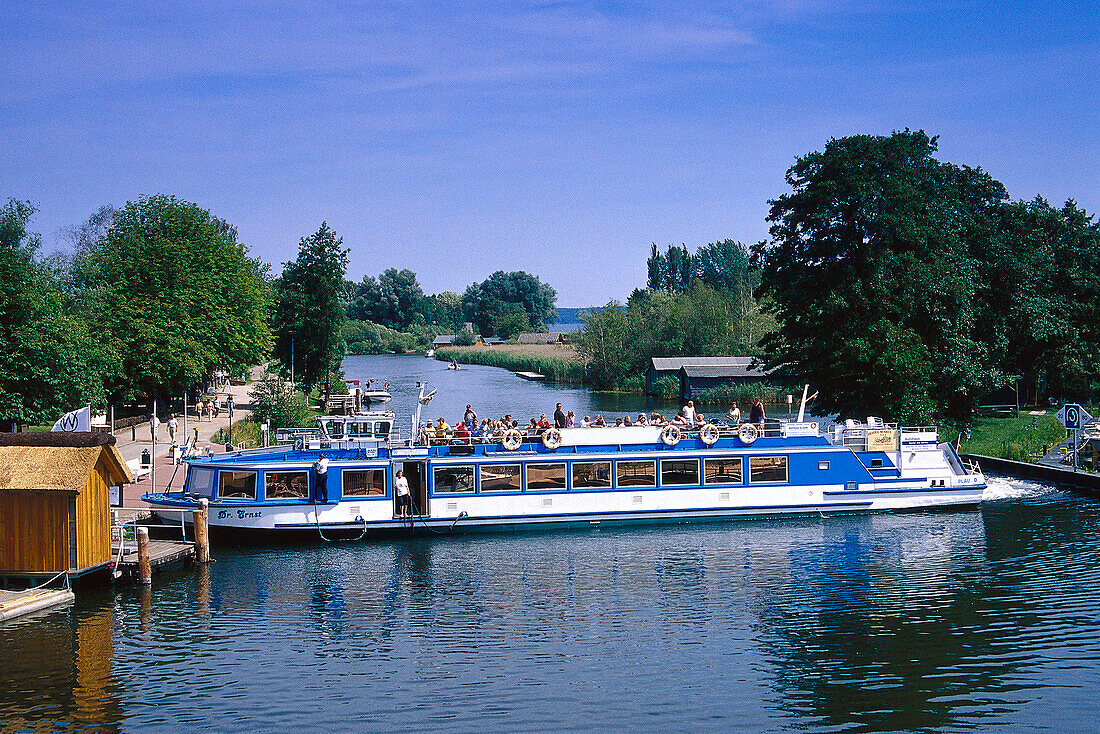 Ausflugsdampfer, Plau am See, Mecklenburgische Seenplatte Meck.-Vorpommern, Deutschland