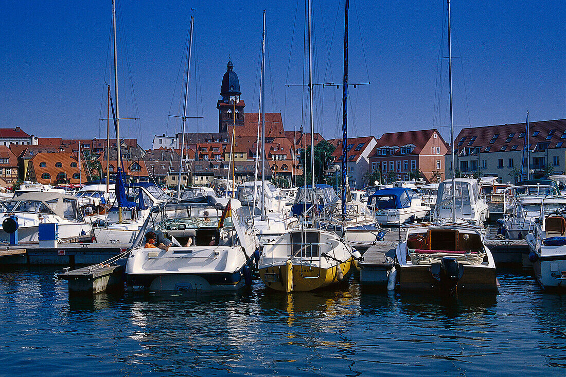 Yachthafen, Waren, Mueritz, Mecklenburgische Seenplatte Meck.- Vorpommern, Deutschland