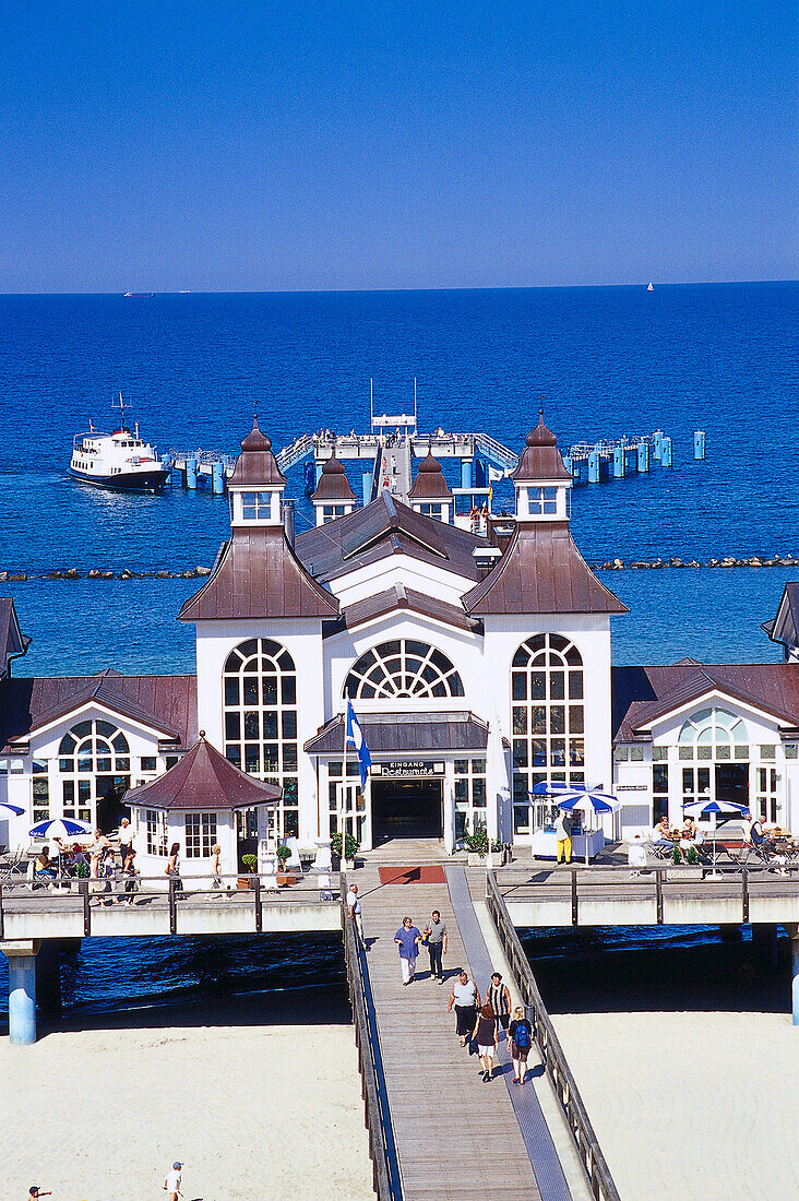 Strand und Seebrücke bei Sellin, Rügen, Mecklenburg-Vorpommern, Deutschland