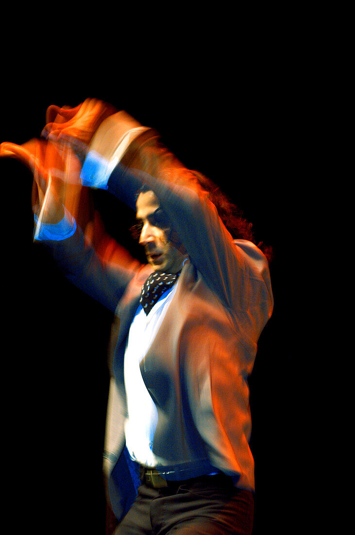 Ein Mann tanzt Flamenco, World Flamenco Fair, Sevilla, Andalusien, Spanien, Europa
