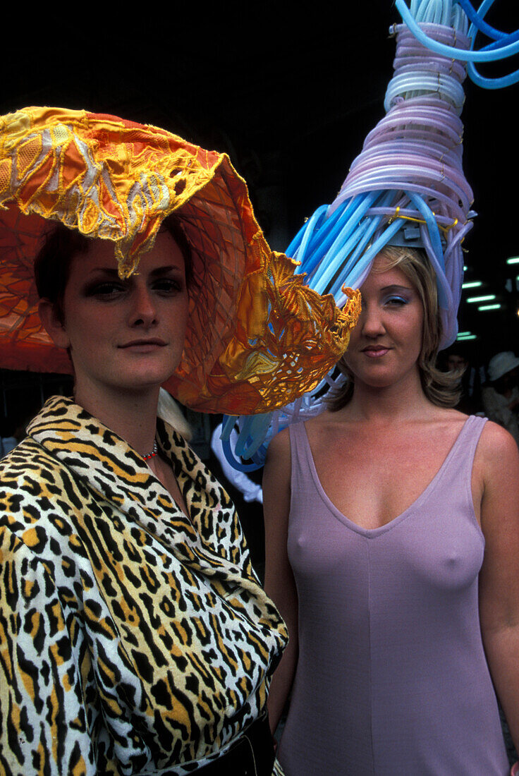Fashion Girls, Shaftesbury Avenue, London Großbritanien