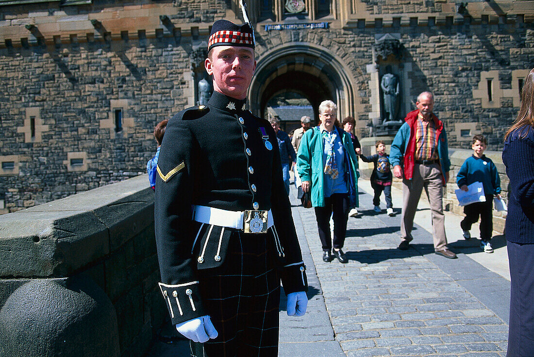 Wache, Edinburgh Castle, Schottland
