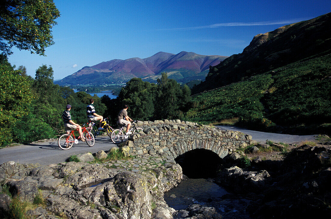 Mountainbiker, Ashley Bridge, Keswick, Lake Destrict NP Cumbria, England, Großbritannien