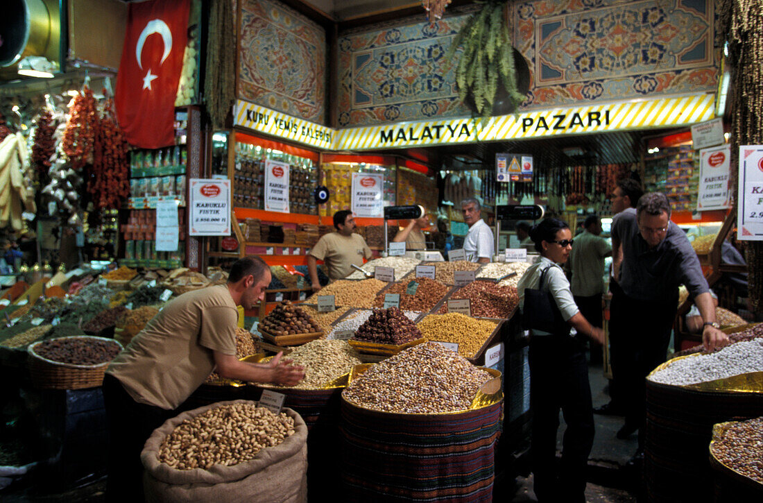 Egyptian Spice Market, Eminoenue, Istanbul Turkey, Turkey