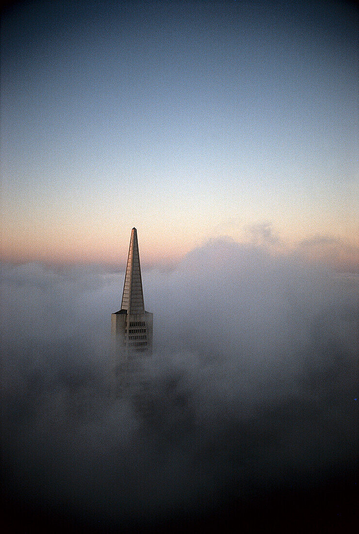 Transamerica Pyramid, San Francisco, California, USA