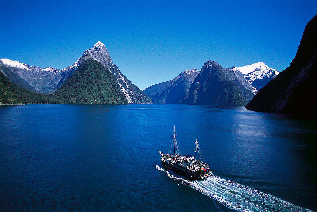 Aerial Photo, Milford Sound, Fiordland National park, South Island,New Zealand