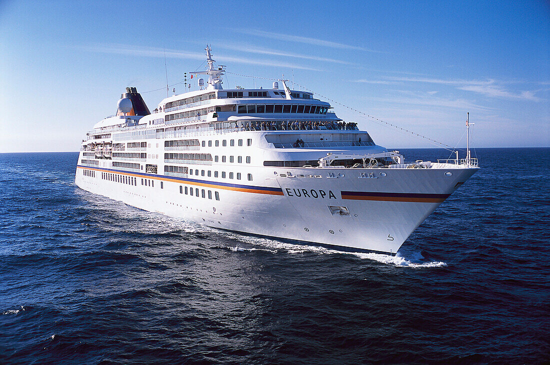Cruiser ship MS Europa, Travel