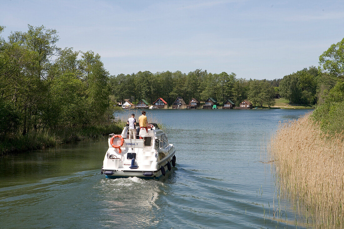 Hausboot, Canower See, Mecklenburgische Seenplatte, Deutschland