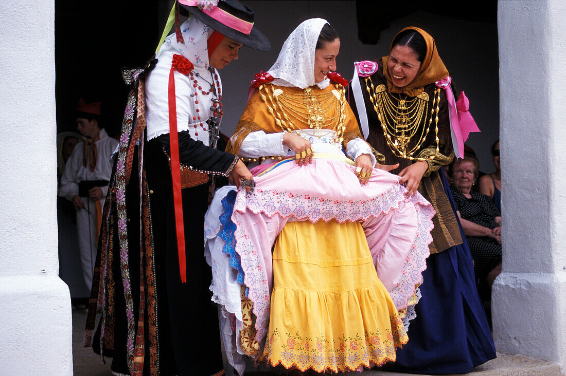 Three women in traditional dress, Folklore, Tanz, Sant Miquel, Ibiza, Balearic Islands, Spain