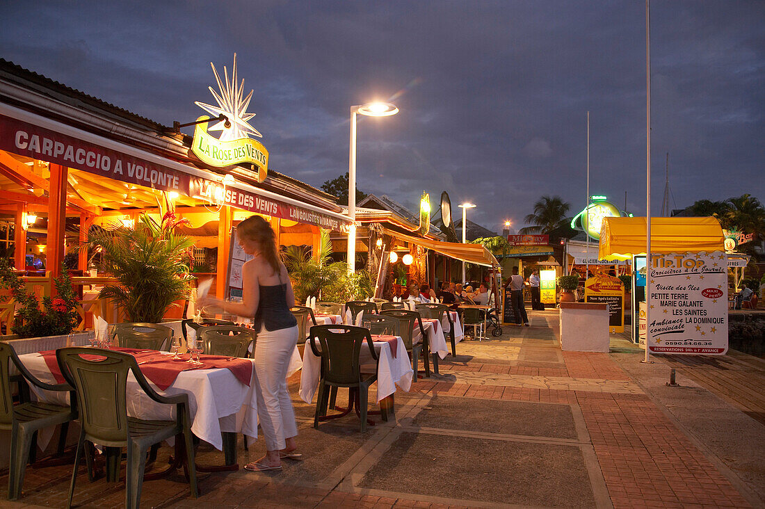 Restaurants im Abendlicht, Marina, Le Gosier, Pointe-a-Pitre, Grande Terre, Guadeloupe, Karibisches Meer, Karibik, Amerika