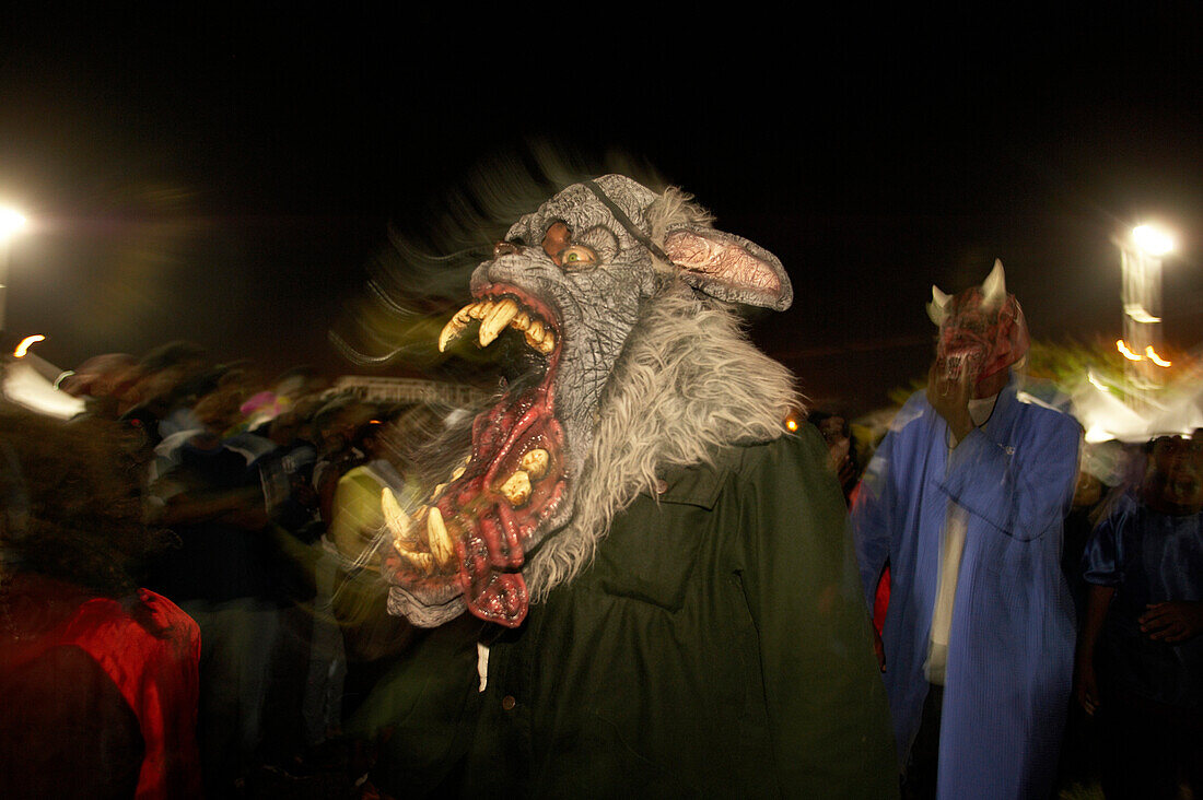 Personen mit Masken beim Karneval, Grande-Terre, Guadeloupe