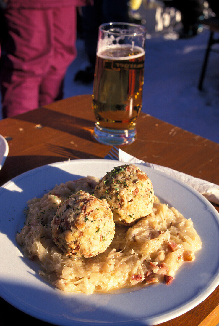 Tiroler Speckknoedel, Laps Bar, Aprés Ski, St. Anton Tirol, Oesterreich