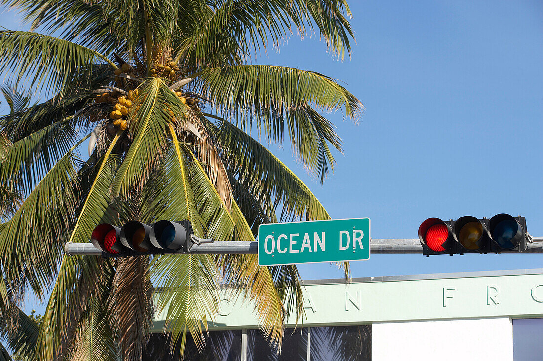 Traffic Lights, Sign, Ocean Drive, South Beach, Miami Florida, USA