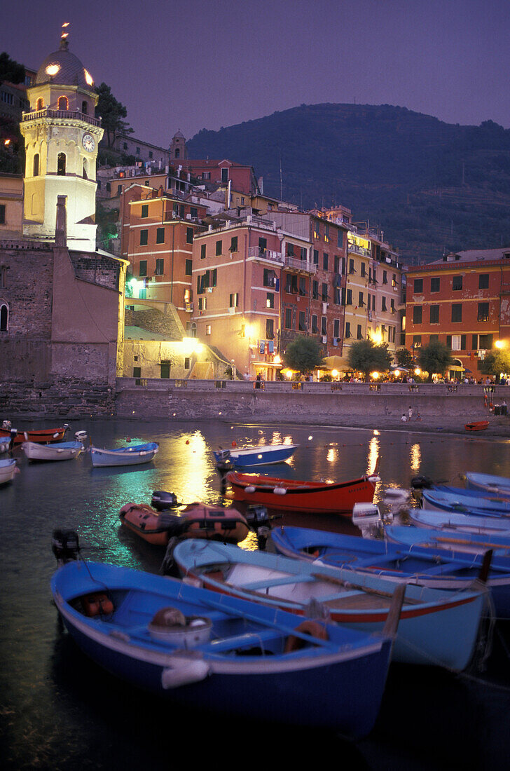 Hafen am Abend, Vernazza, Cinque Terre, Ligurien, Italien