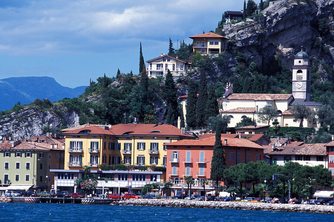 Torbole, Stadtansicht, Gardasee, Trentino Italien