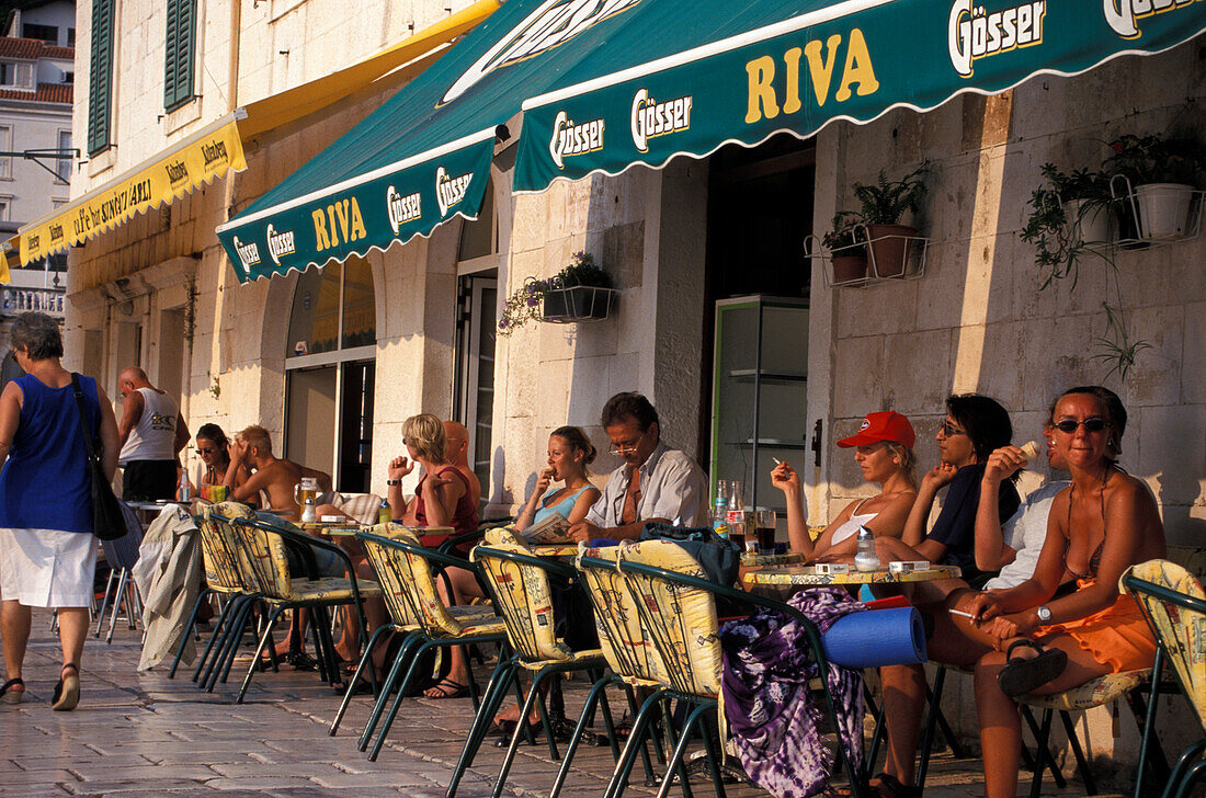 Straßencafé, Hvar, Insel Hvar, Dalmatien Kroatien
