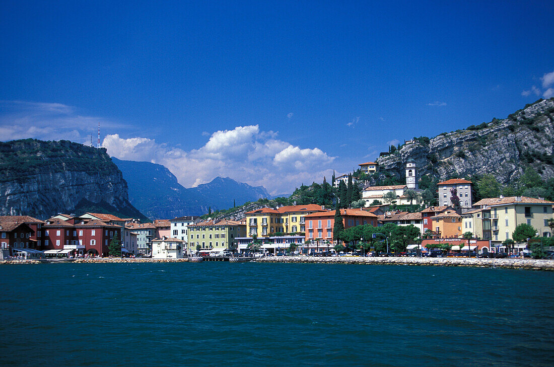 Ufer, Torbole, Gardasee, Trentino, Italien