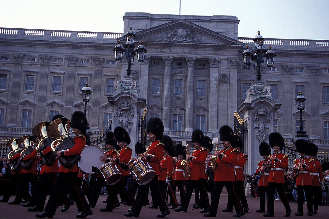 Changing the Guard, Buckingham Palace, London, England, Großbritannien
