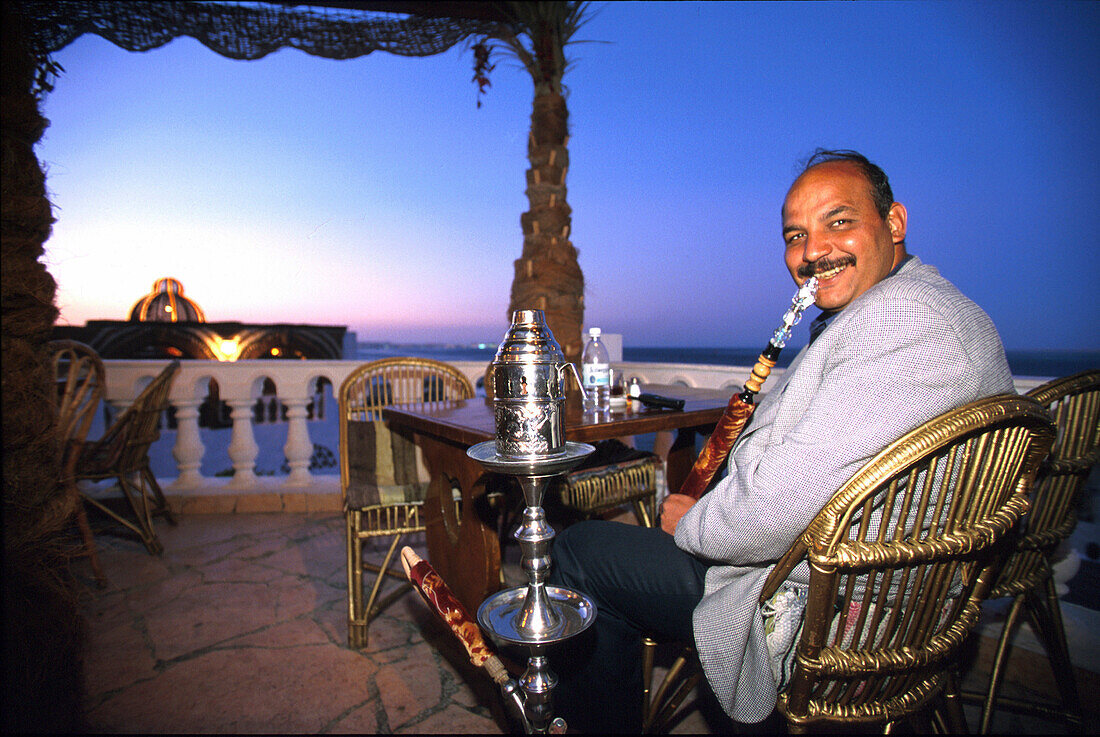 Wasserpfeifenraucher, Felfella, Ägyptisches Restaurant, Hurghada, Rotes Meer
