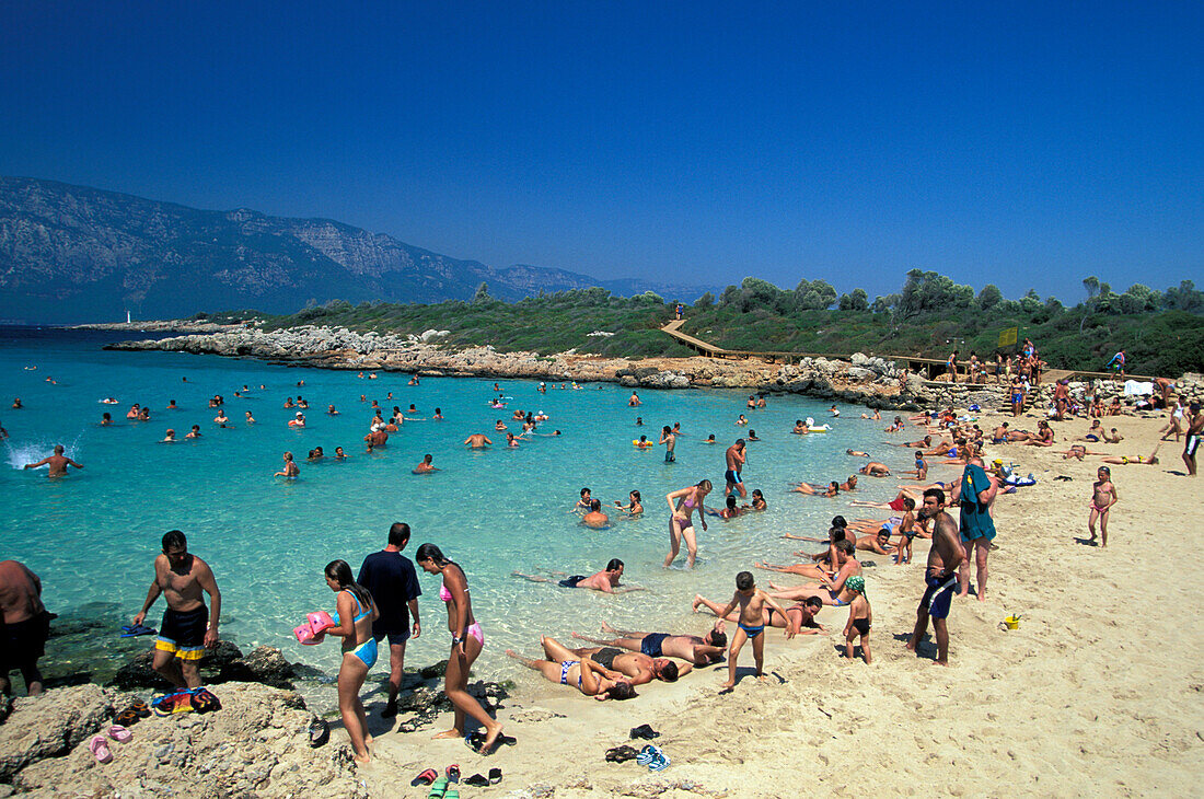 Leute am Kleopatra Strand, Marmaris, Türkei