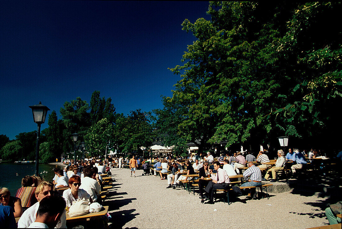 Biergarten Seehaus, Englischer Garten, Muenchen Bayern, Deutschland