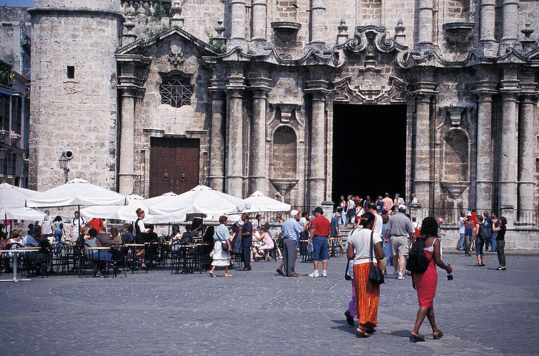 Catedral San Cristobal & Plaza de, la Catedral, Old Havana Cuba, Caribbean
