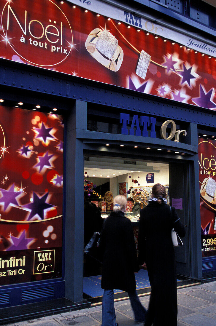 Christmas Shopping, Shop Window Paris, France