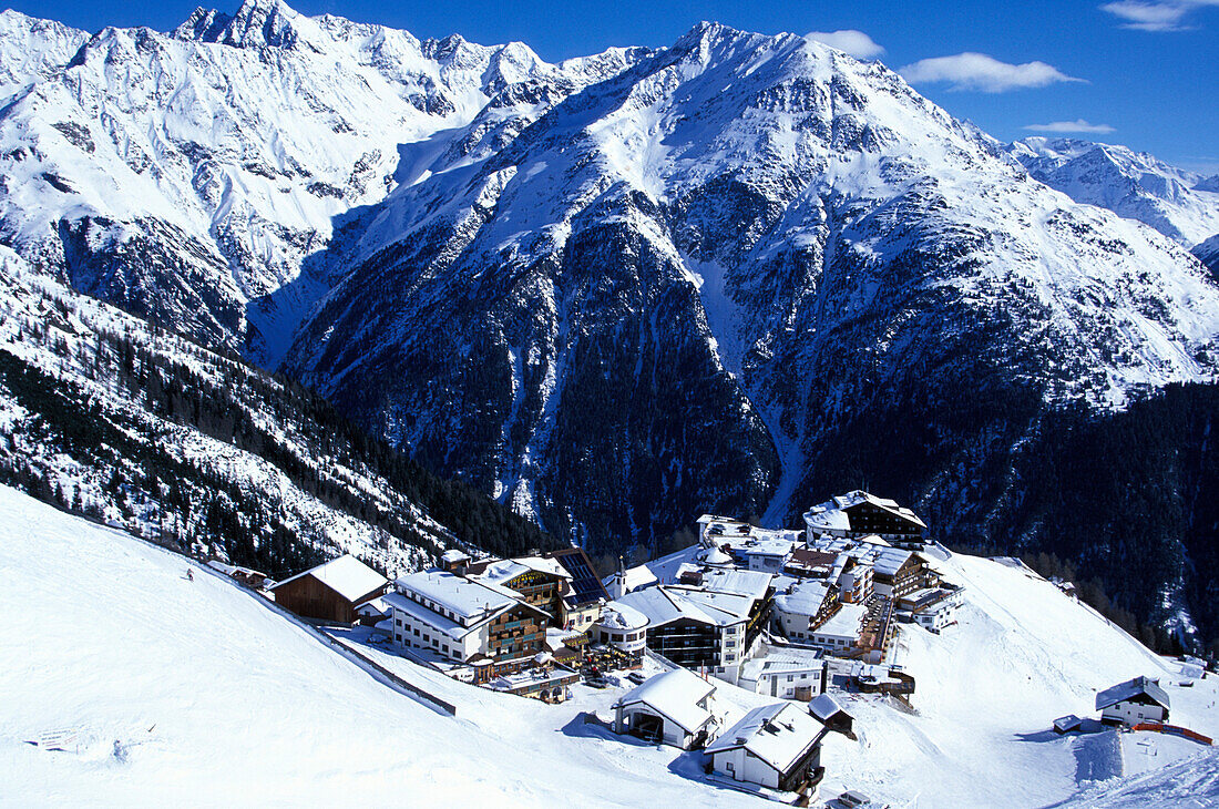 Wintersportort Hochsölden, Winter Berglandschaft, Ötztal, Tirol, Österreich