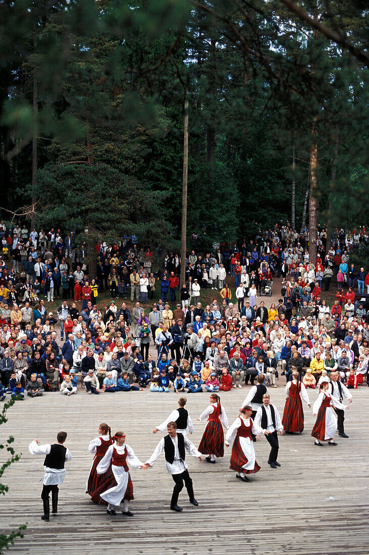 Johannis dancers in traditional costumes at Midsummer festival, Seurasaari Island, Helsinki, Finland, Europe