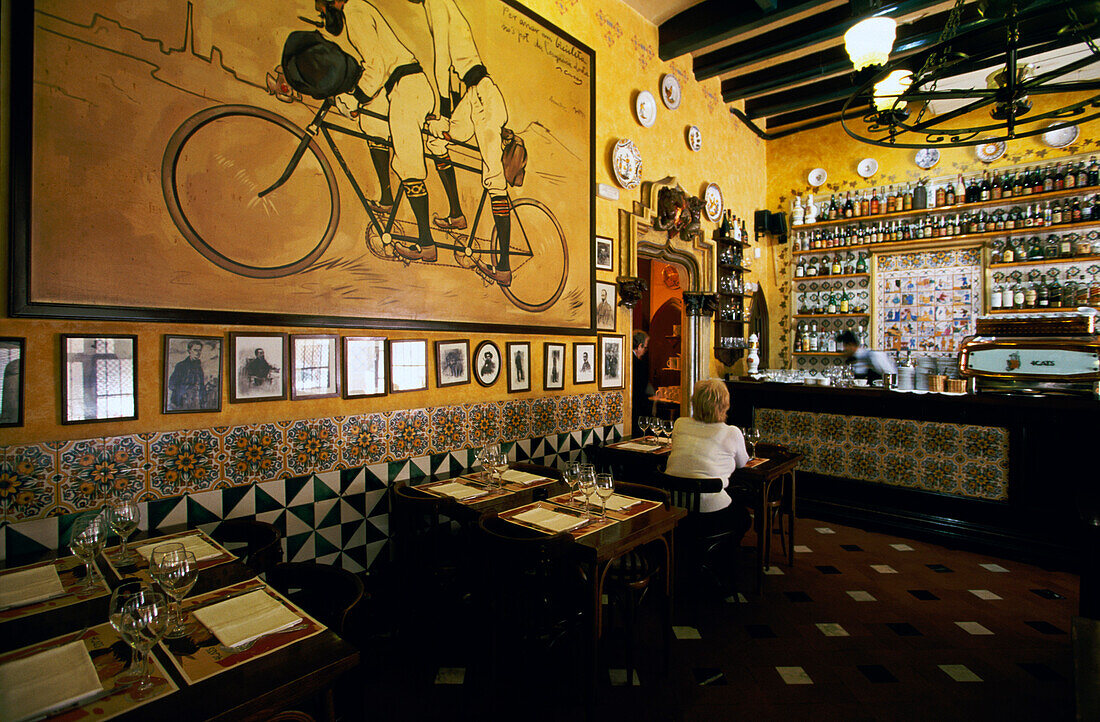 Tables Restaurant Barcelona, Els Quatre Gats Restaurant, Old City, Barri Gotic, Barcelona, Catalonia, Spain