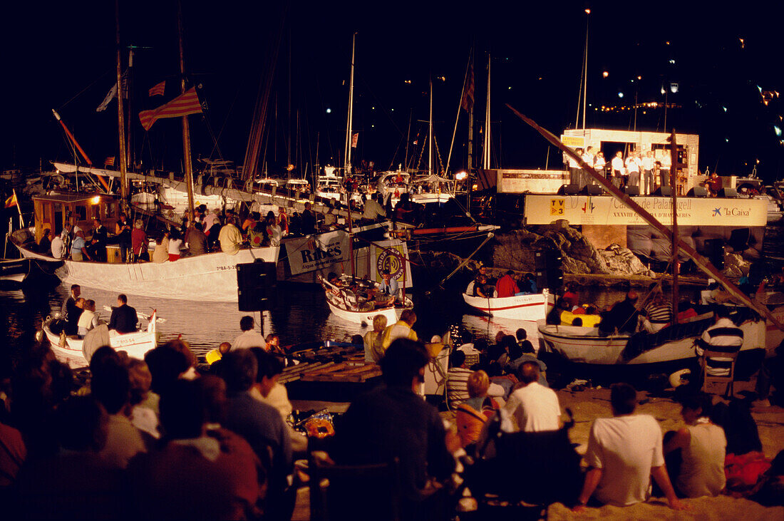 Harbour Boats Night Audience Costa Brava, Festival Cantada d«Havaneras, traditional singing competiton, Calella de Palafrugell, Costa Brava, Catalonia, Spain