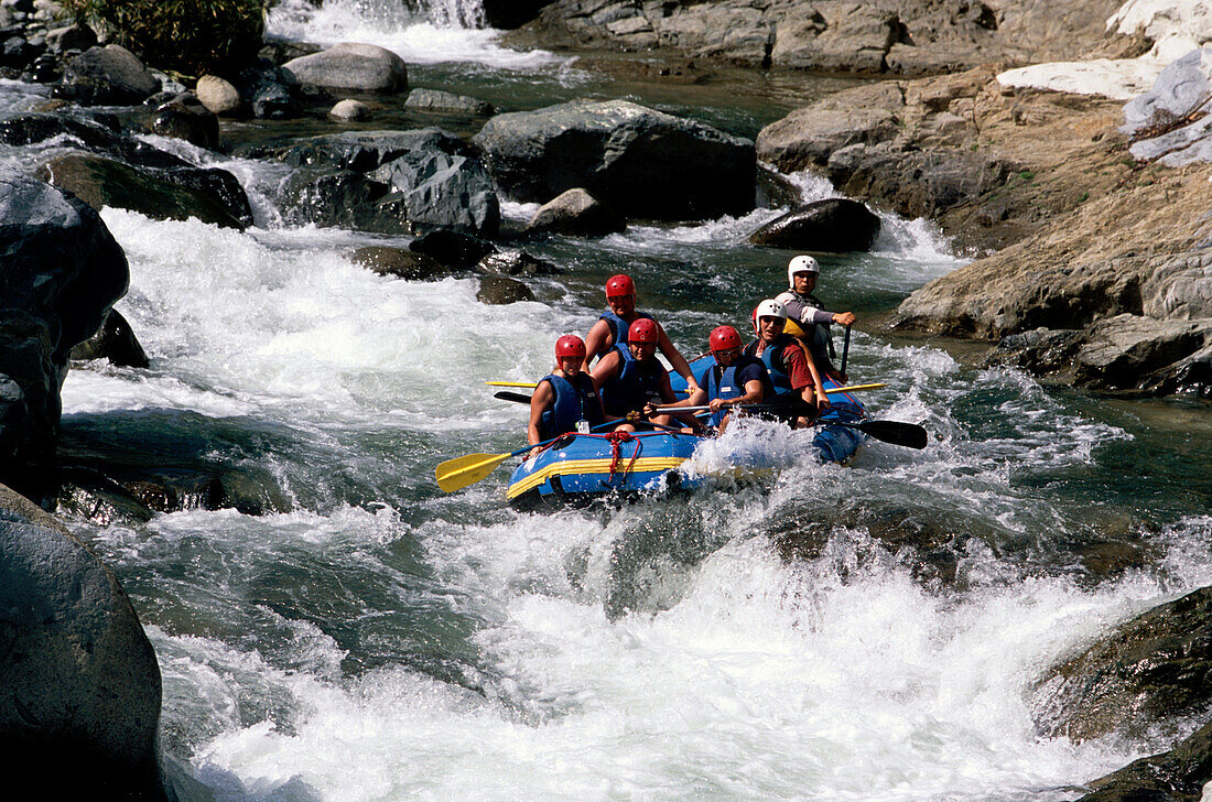 Leute beim Raften, Rio Vaque del Norte, Rancho Balquate, Jarabacoa, Dominican Republic, Karibik