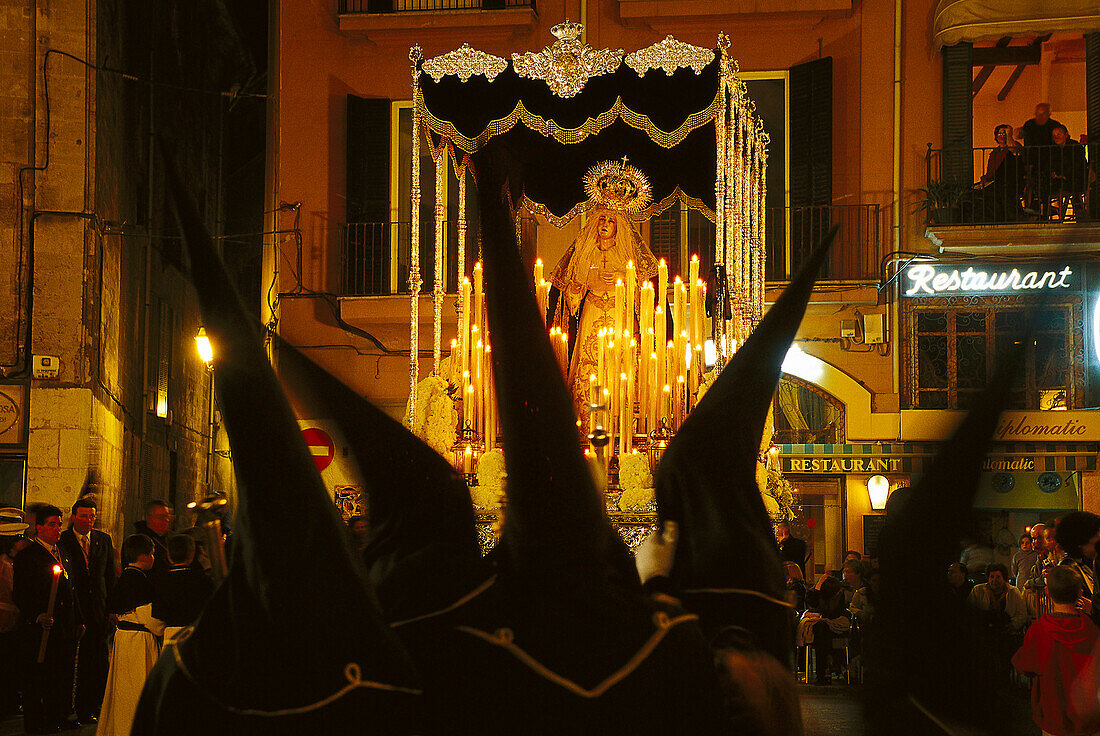 Prozession der Büßer, Paso mit Bild der Jungfrau Maria, die Semana Santa, Karwoche, Palma de Mallorca, Mallorca, Balearen, Spanien
