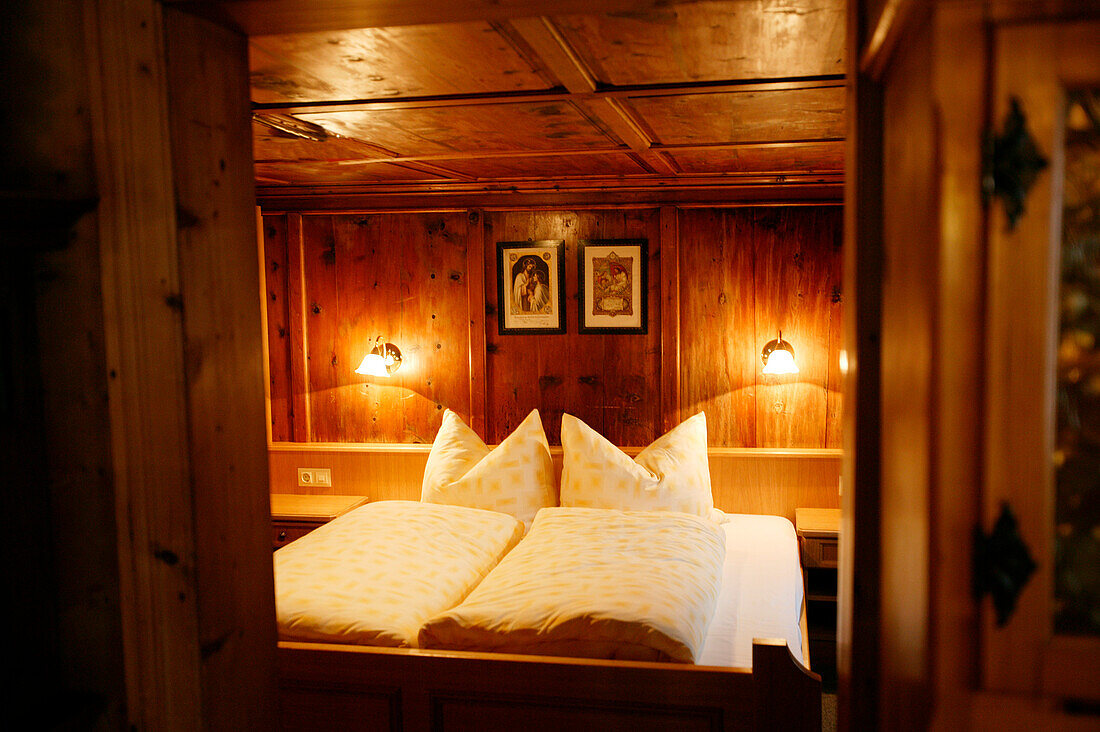 Schlafzimmer in einem Bauernhaus, Appartment Futschöl, Galtür, Tirol, Österreich