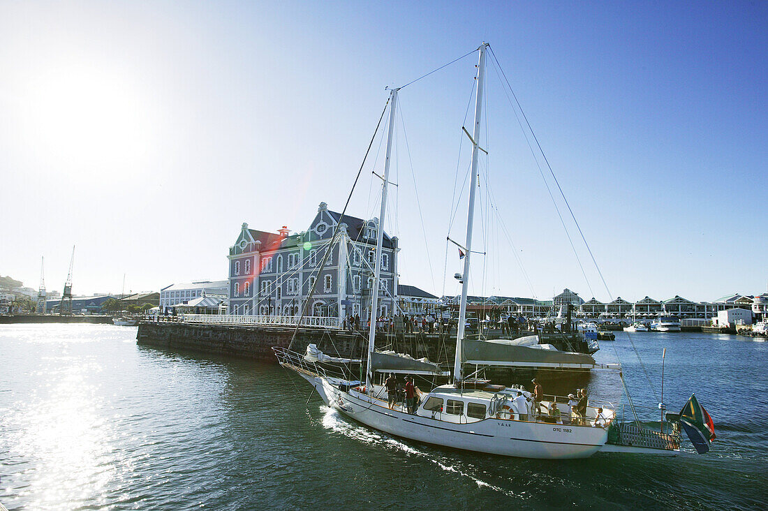 Sailing boat in Alfred Basin, Victoria and Albert Waterfront, Cape Town, Western Cape, South Africa, Africa