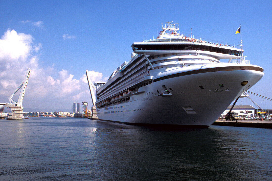 Cruise ship at harbour Port de Barcelona, Barcelona, Spain, Europe