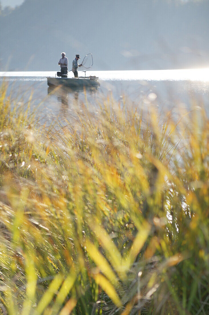 Fischerboot auf dem Weitsee, Reit im Winkl, Bayern, deutschland