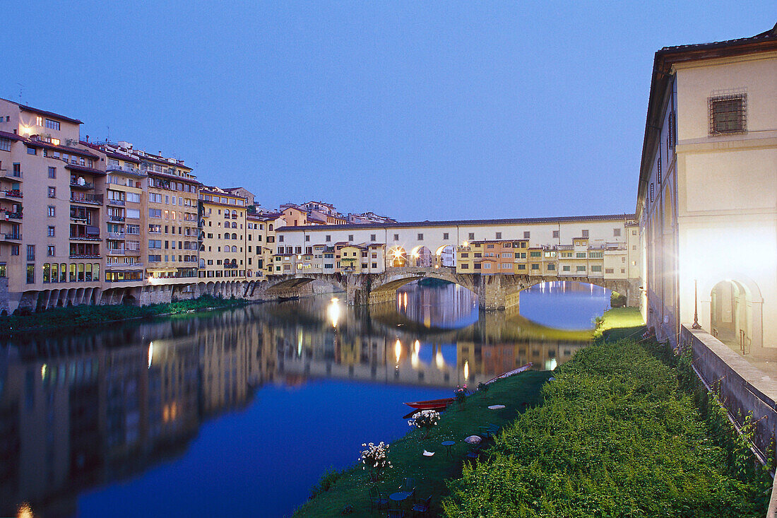Ponte Vecchio and Arno, Florence Tuscany, Italy