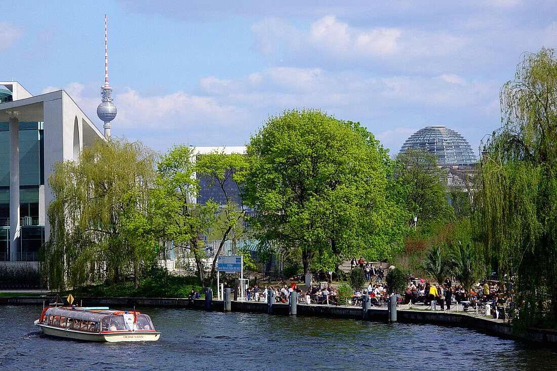 Tourboat on Spree River infront of federal chancellery, berlin, germany